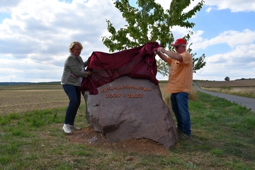 Enthüllung Gedenkstein Flurbereinigung Fredelsloh