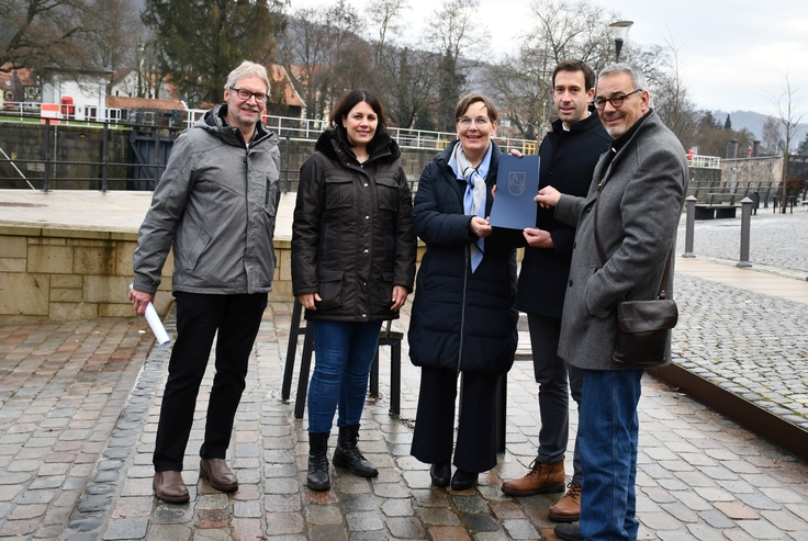 Übergabe des Förderbescheids an Bürgermeister Dannenberg
