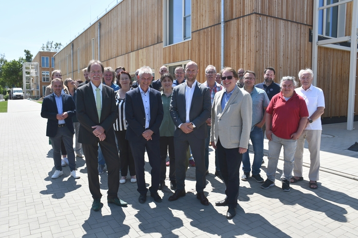 Gruppenfoto bei der Eröffnung der Kita Wiesenstraße