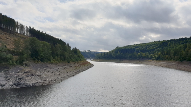 Der Okerstausee an der Talsperre bei Altenau.
