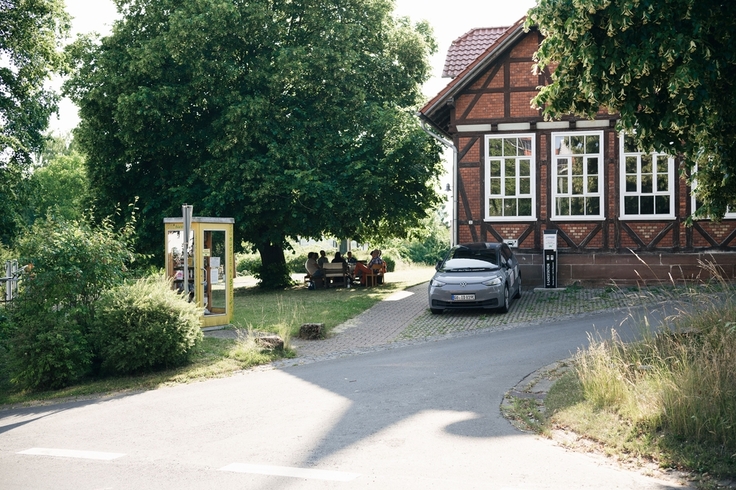Verein Gemeinsam für Spanbeck e.V. mit generationsübergreifenden Treffpunkten, E-Carsharing und Dorfmoderation
