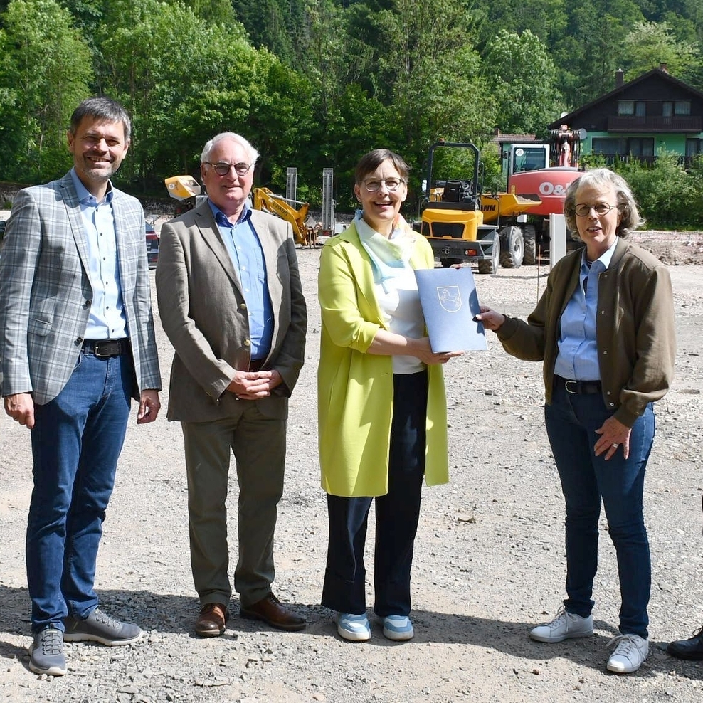 Bescheidübergabe an ELSwhere in Zorge