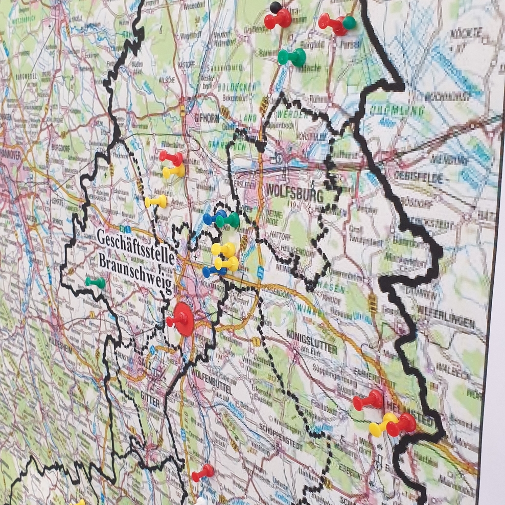 Landkarte mit Pins