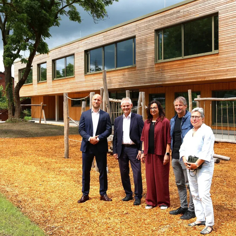 Das Außengelände der neuen Grundschule.